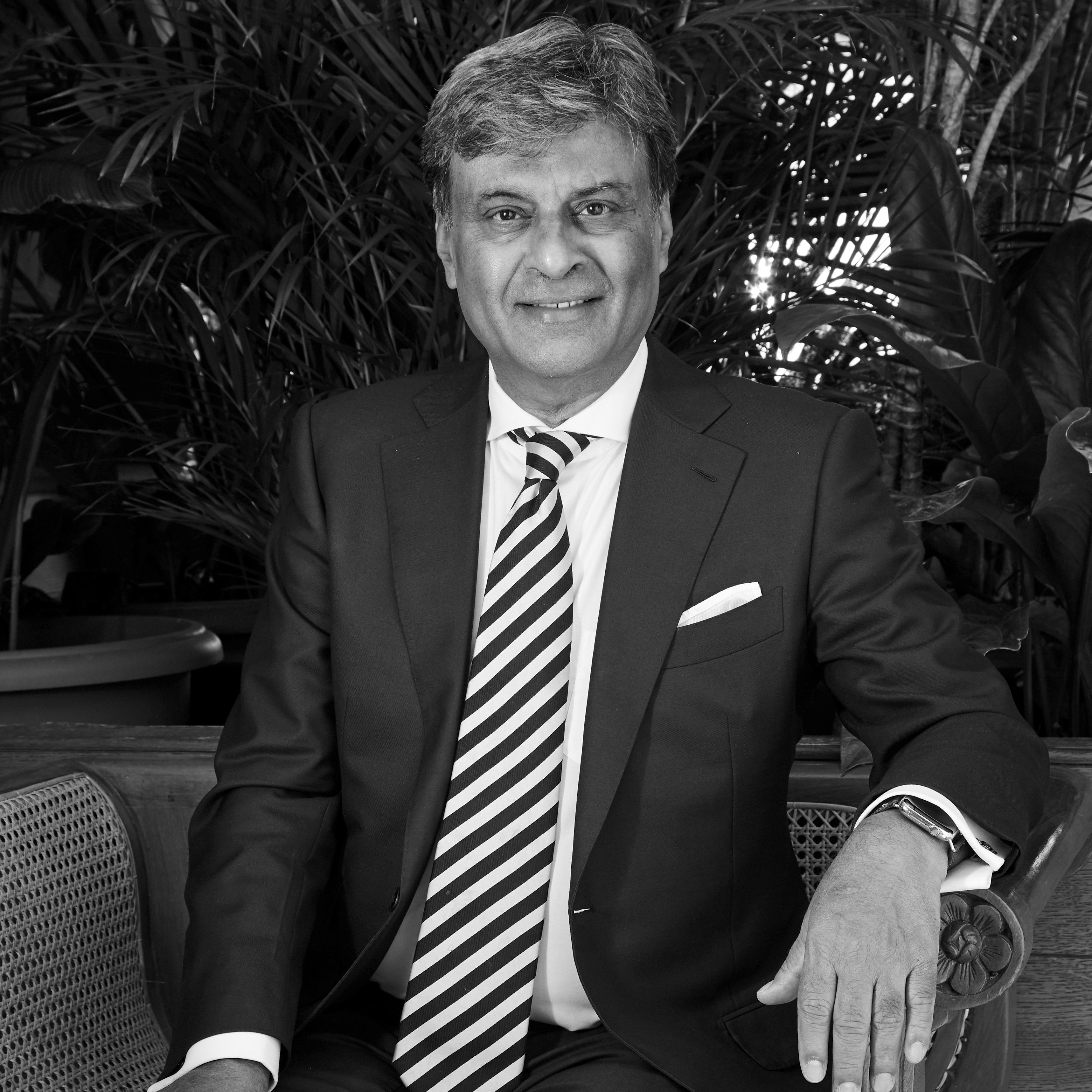 Dr R. Sri Ram